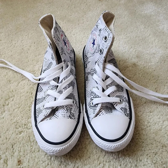 NWOT converse all star high top sneakers size 11.5 boys - Picture 2 of 6